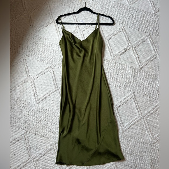 Aritzia Wilfred Only Cowlneck Slip midi Dress in Grotto Green Satin - Picture 2 of 4